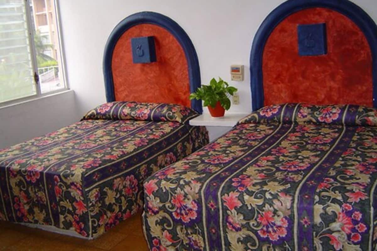 Double Room (Fan) | Free WiFi, bed sheets