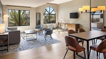 Suite, 1 King Bed with Sofa bed | Hypo-allergenic bedding, pillowtop beds, in-room safe, desk