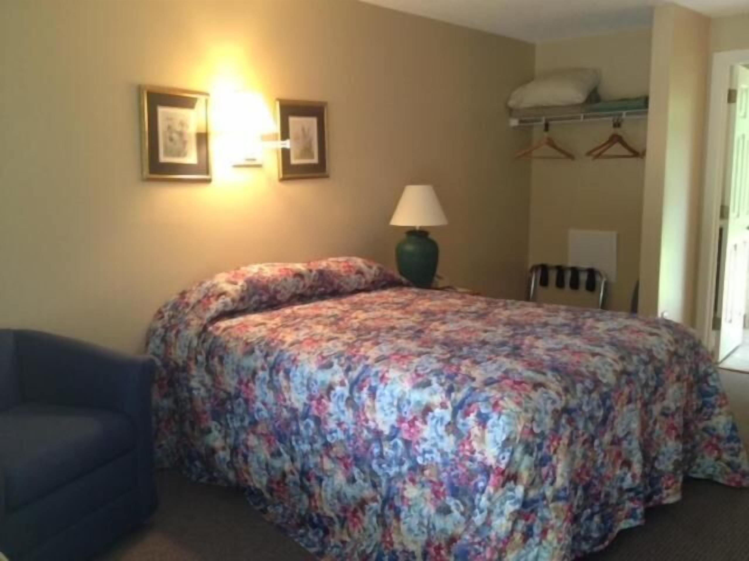 iron/ironing board, free wifi