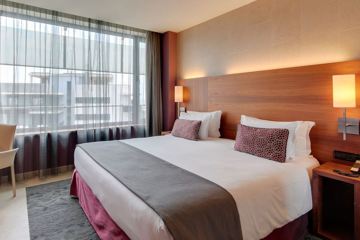 Minibar, in-room safe, desk, blackout drapes