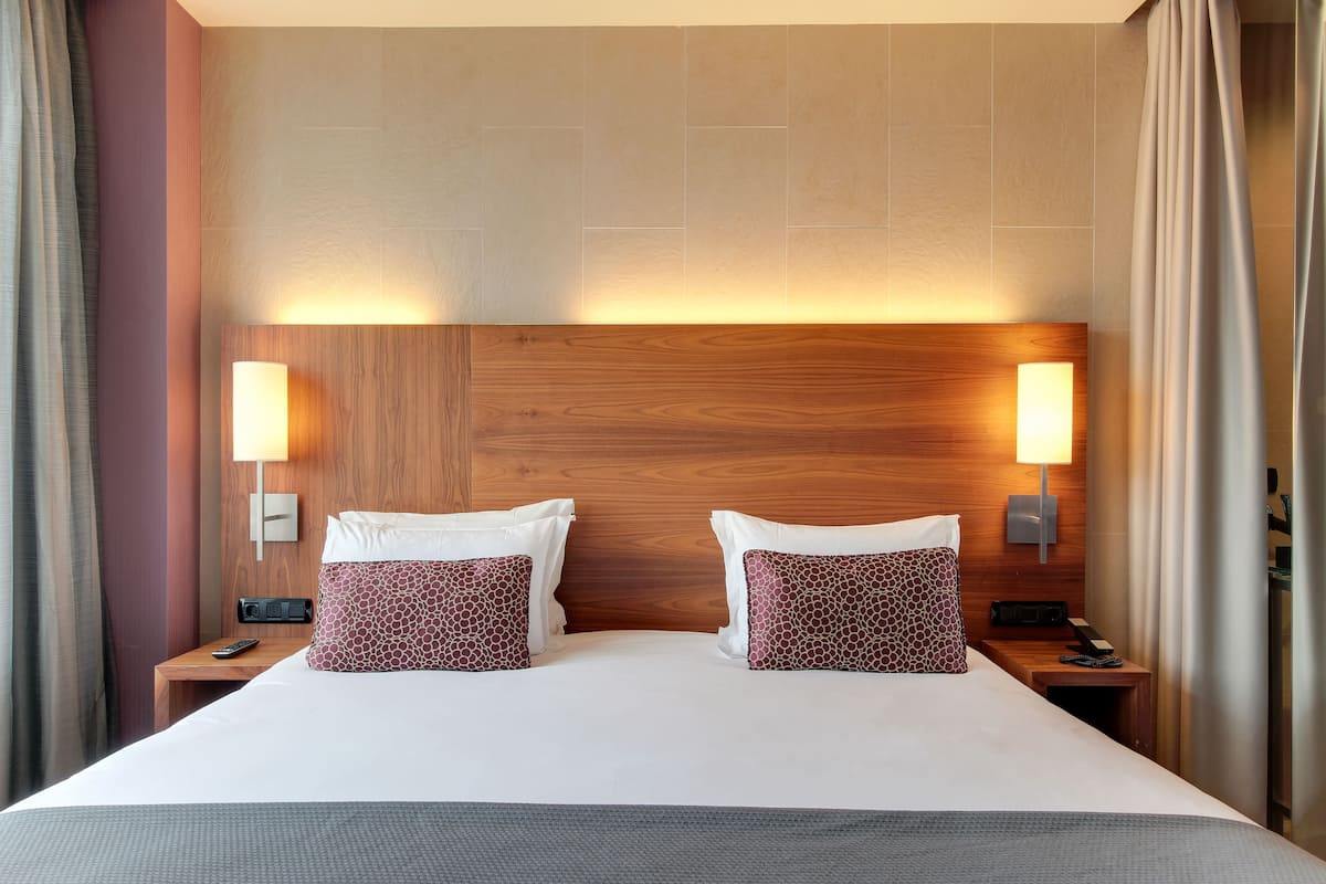 minibar, in-room safe, desk, blackout curtains