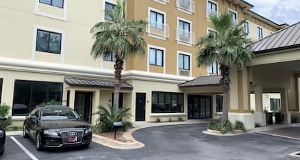 Comfort Inn & Suites Fort Walton Beach - Destin West
