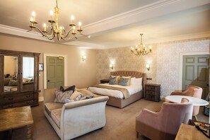 Deluxe Suite | Hypo-allergenic bedding, free WiFi, bed sheets, alarm clocks - Owston Hall Hotel (Doncaster)