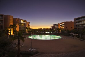 Outdoor pool, open 9:00 AM to 7:00 PM, pool umbrellas, pool loungers - Salgados Vila das Lagoas (Albufeira)
