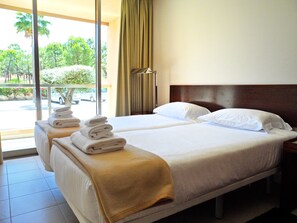 Leilighet, 3 soverom | Safe på rommet, blendingsgardiner og strykejern/-brett