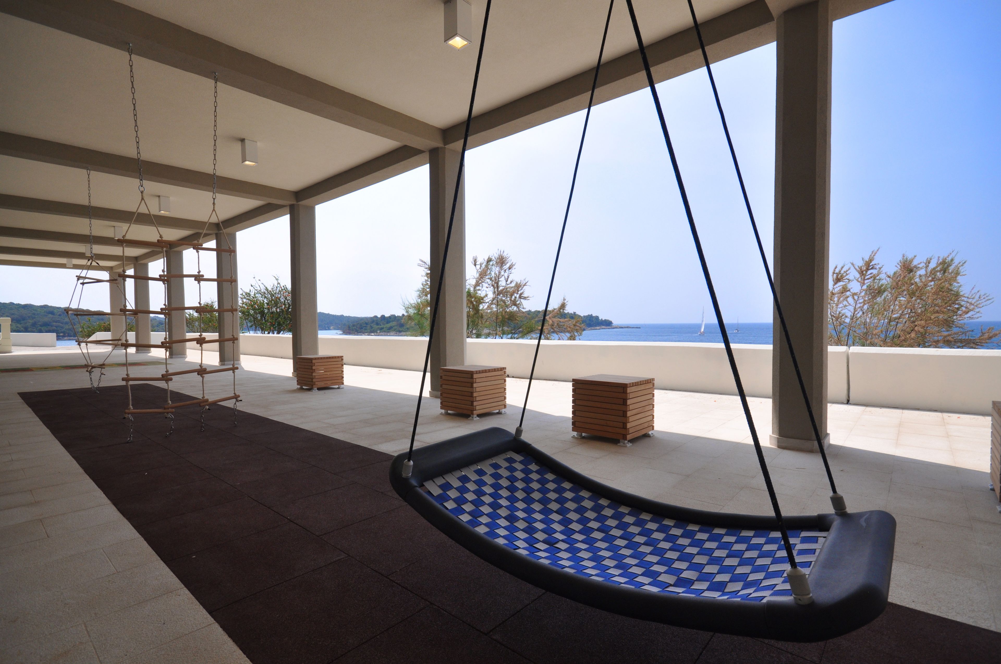 children’s play area – outdoor