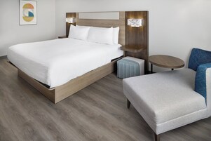 Caja de seguridad en la habitación y escritorio 