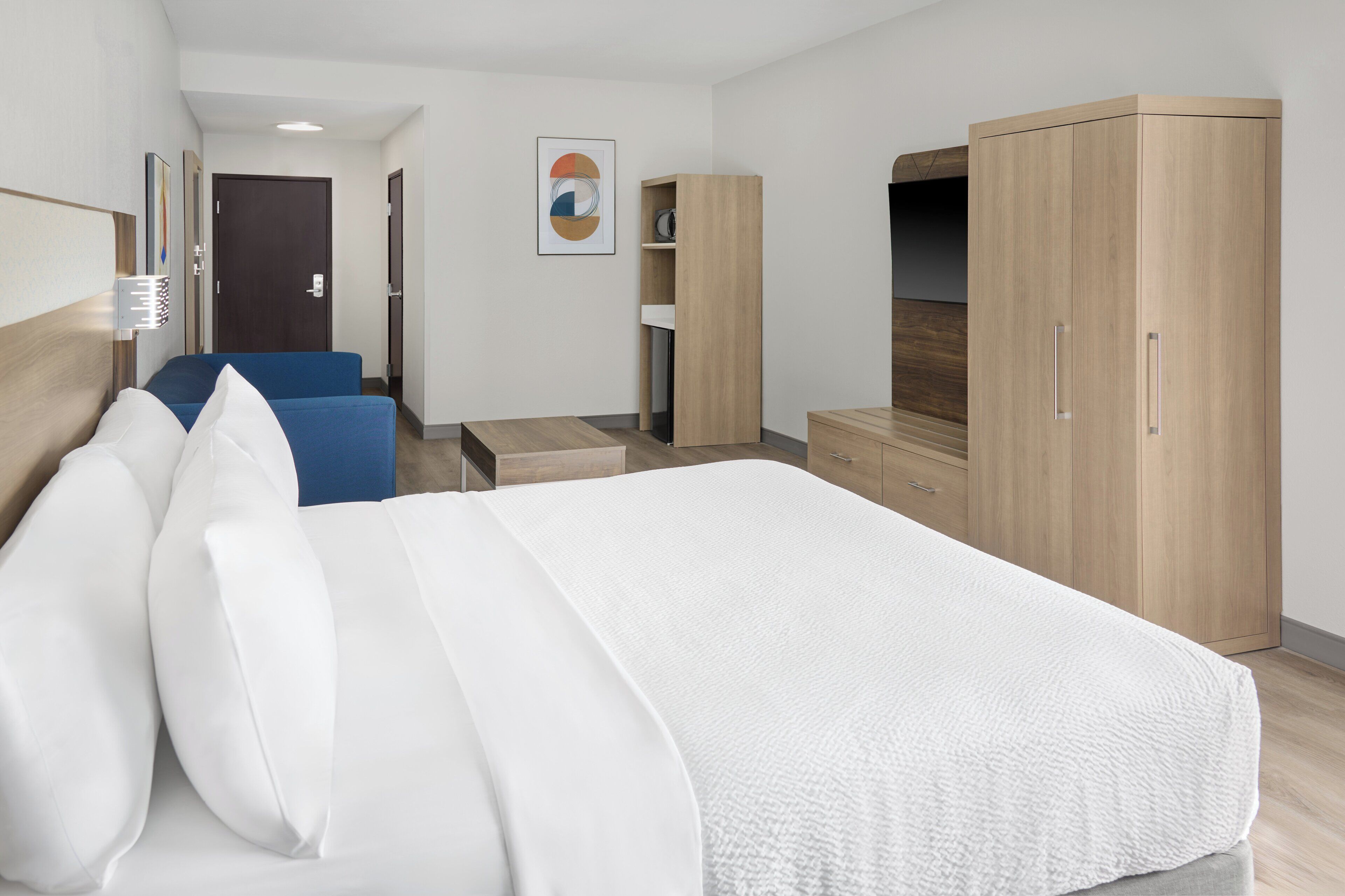 Suite, 1 King-Bett, barrierefrei (Mobility, Transfer Shower) | Zimmersafe, Schreibtisch, Bügeleisen/Bügelbrett, kostenlose Babybetten