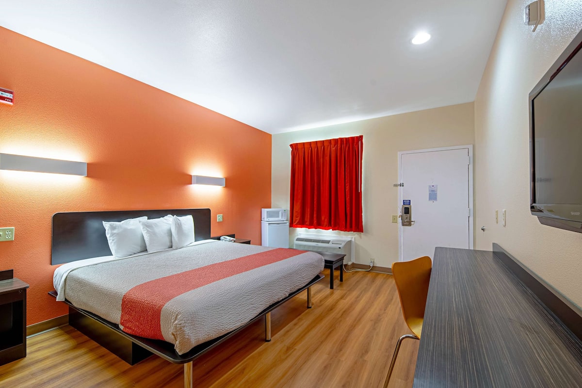 Skrivebord, skrivebord for bærbar PC og strykejern/-brett