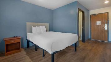 Standard Studio, Non Smoking, Refrigerator & Microwave | Desk, laptop workspace, iron/ironing board, free WiFi