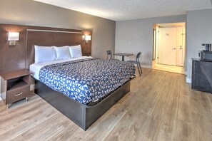 Habitación estándar, 1 cama de matrimonio grande, no fumadores | Cortinas opacas, tabla de planchar con plancha, wifi gratis