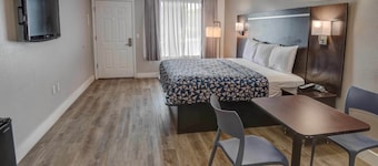 Econo Lodge Sevierville-Pigeon Forge on the River