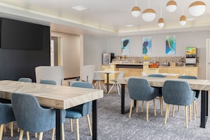 Free continental breakfast