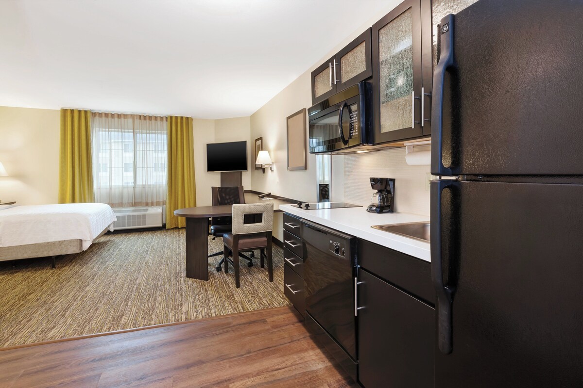 Premium bedding, desk, blackout curtains, iron/ironing board