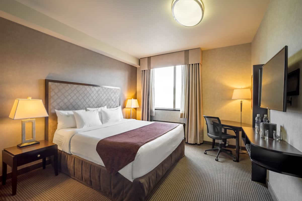 premium bedding, in-room safe, individually decorated