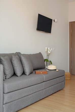 Chambre Supérieure (Comfort with Sofa)