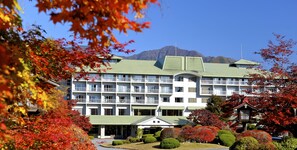 Front of property - Fuji View Hotel (Fujikawaguchiko)