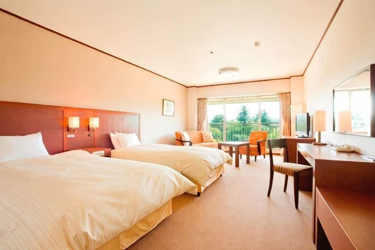In-room safe, blackout drapes, free WiFi, bed sheets