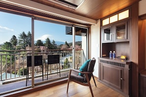 Quarto duplo tradicional, para não fumantes, vista para a montanha (Mountain View) | Cofres nos quartos, cortinas blackout, Wi-Fi de cortesia, roupa de cama