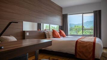 Double Room Garden View, Non Smoking | In-room safe, blackout drapes, free WiFi, bed sheets