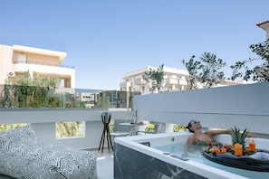 Junior Suite, Jetted Tub