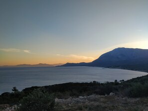 Free cots/infant beds, free rollaway beds, bed sheets - Mandilada Villas (Samos)