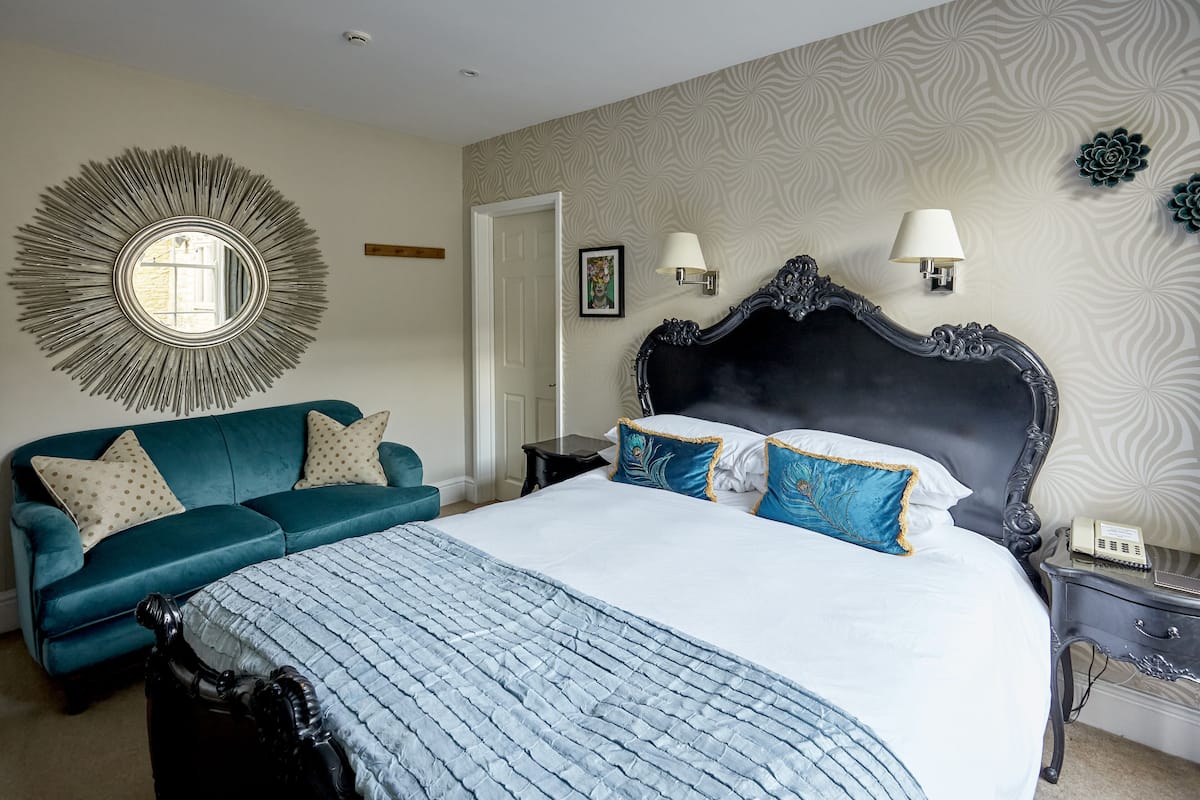 Signature Double Room, 1 Double Bed | Premium bedding, individually decorated, individually furnished, desk