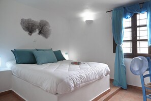 Apartment | In-room safe, iron/ironing board, free cribs/infant beds, free WiFi - Anna Traditional Apartments (Santorini)