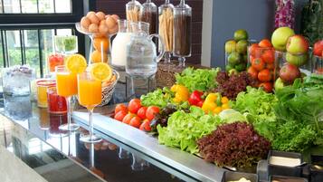 Daily buffet breakfast (THB 250 per person)