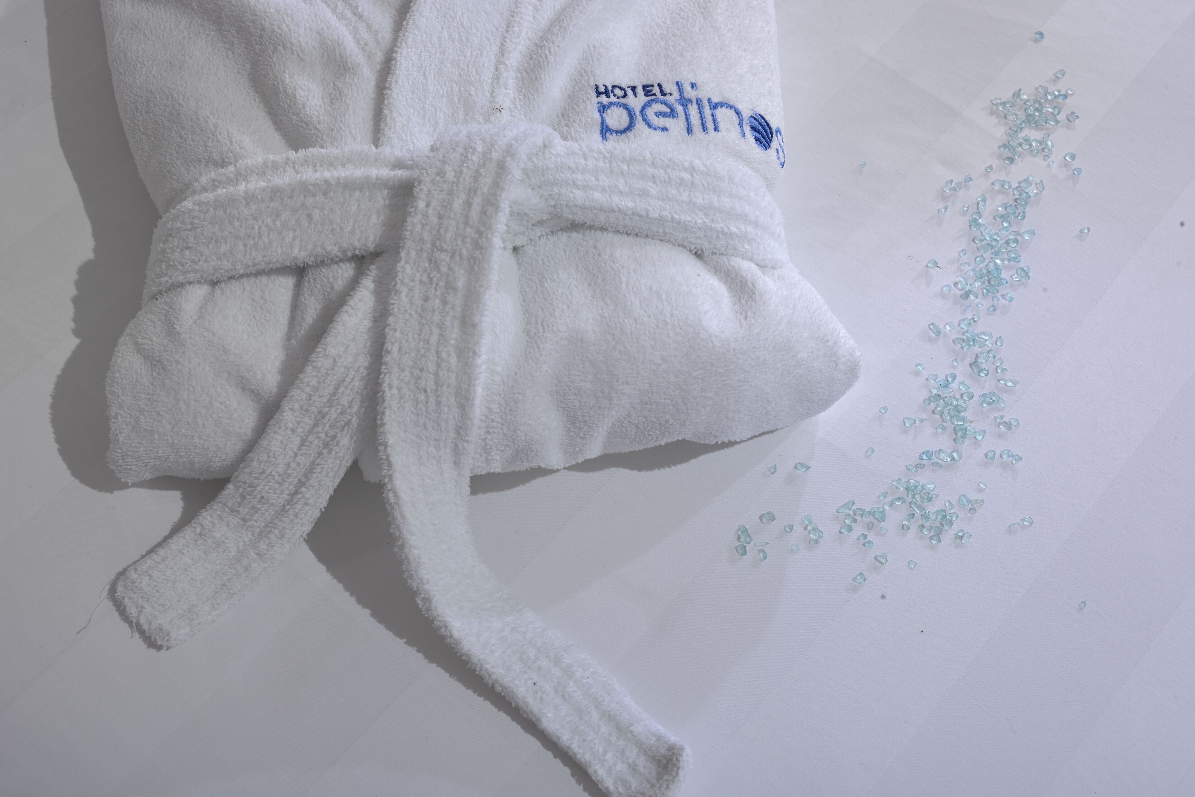 superior suite | bathroom amenities | shower, free toiletries, hair dryer, towels