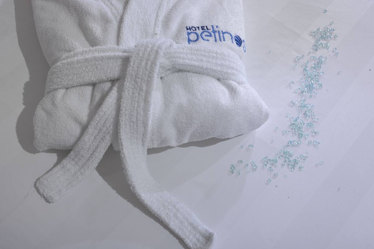 superior suite | bathroom amenities | shower, free toiletries, hair dryer, towels