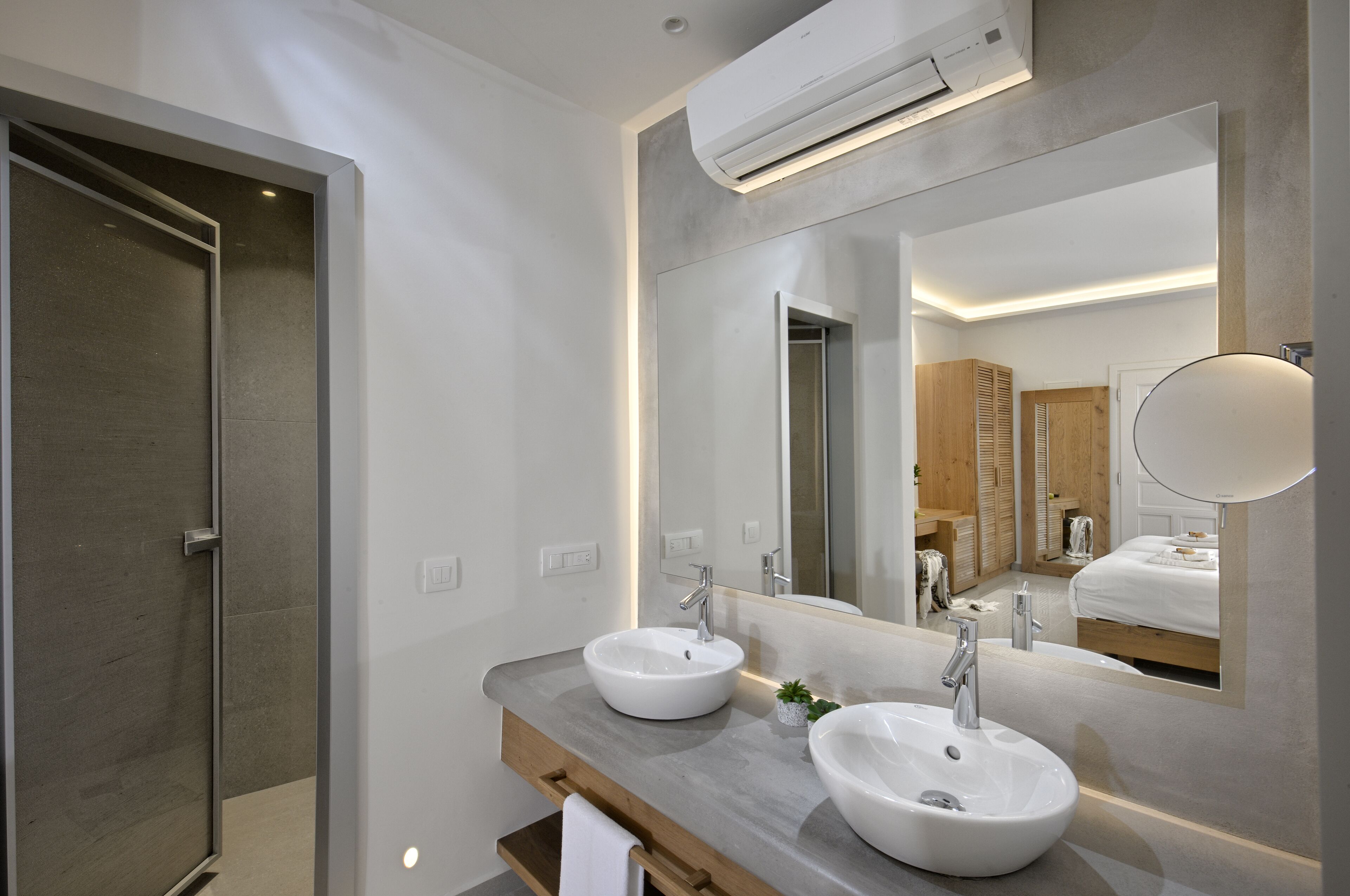 superior double room | bathroom | shower, free toiletries, hair dryer, towels