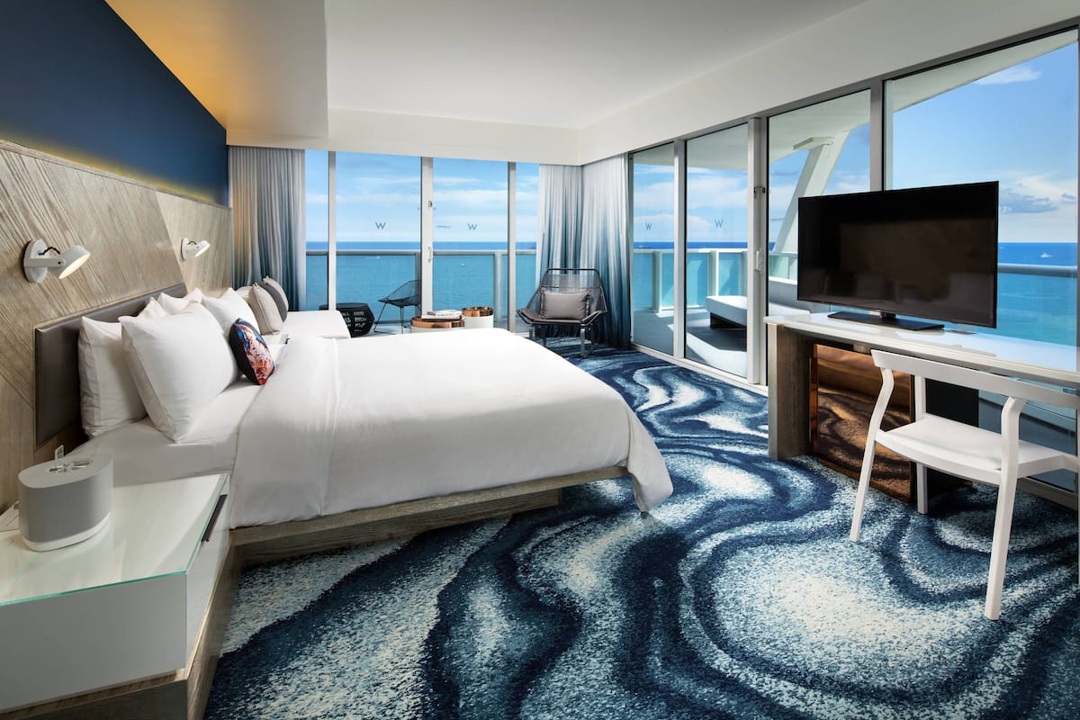 Supreme Deluxe, Guest Room, One King, Oceanfront, Corner Room, Balcony | 1 bedroom, premium bedding, down comforters, minibar