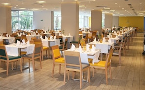 2 restaurants servant le petit déjeuner