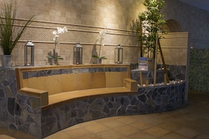 Bain Ă remous, hammam, soins corporels, gommages corporels