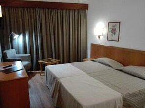 Double or Twin Room | In-room safe, free WiFi - Hotel Do Centro (Funchal)