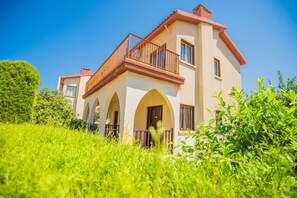 Fachada de la propiedad