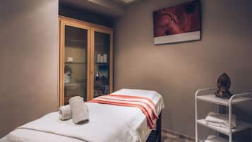 Sauna, hot tub, steam room, hot springs, 4 treatment rooms, massages