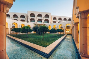 Courtyard - Iberostar Waves Averroes (Hammamet)