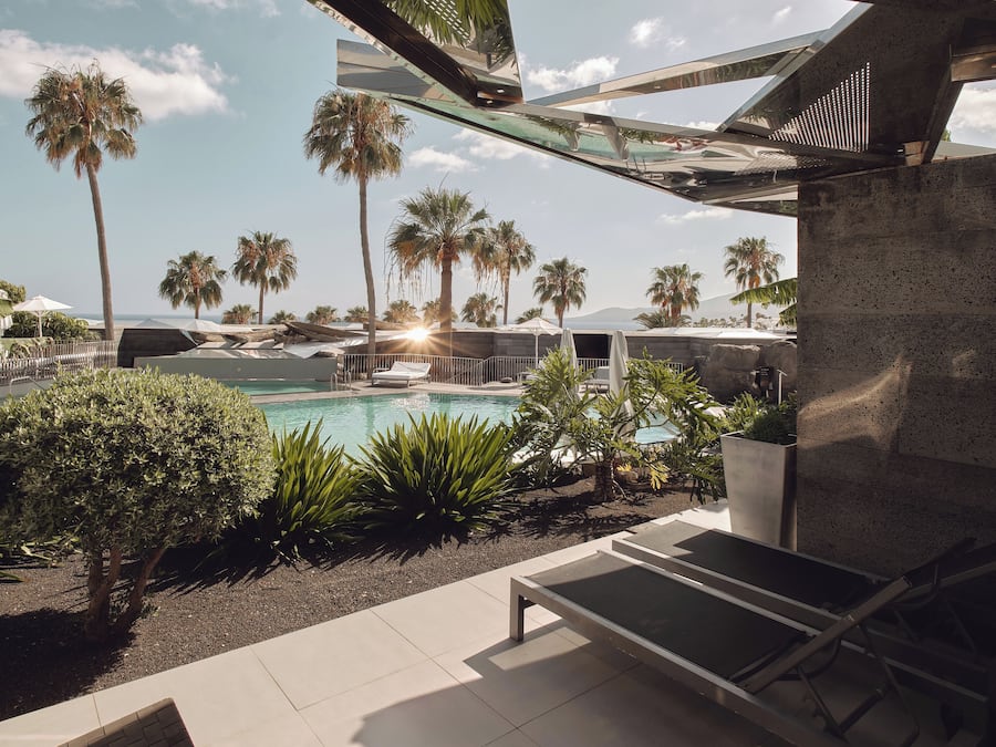 Suite – junior, bassengutsikt (2 adults) | Terrasse/patio