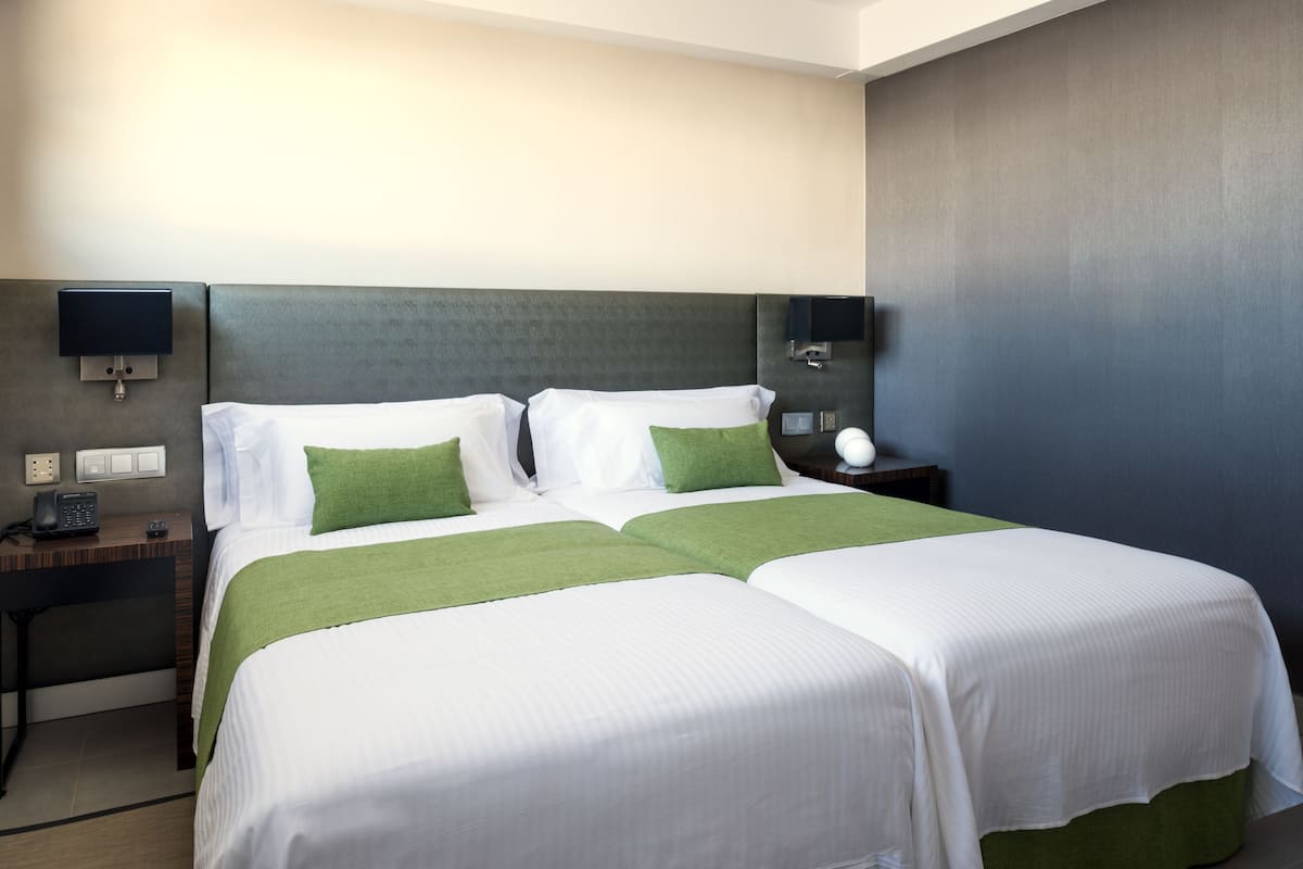 1 Schlafzimmer, hochwertige Bettwaren, Daunenbettdecken