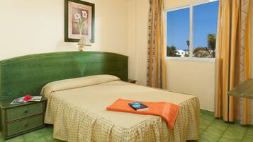 Cortinas opacas, cunas gratuitas, wifi y ropa de cama