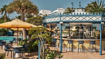 Poolside bar