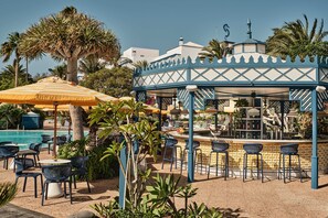 Bar ved poolen