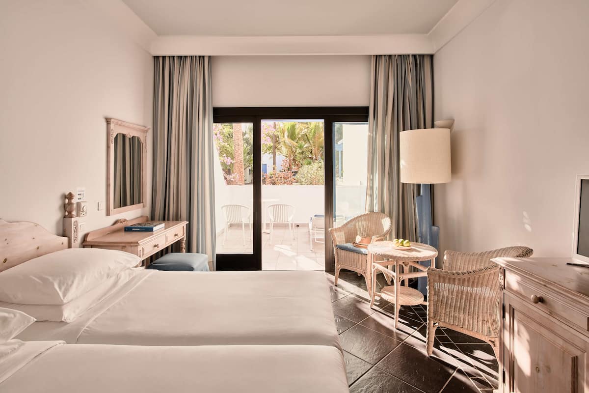 1 bedroom, minibar, desk, blackout drapes