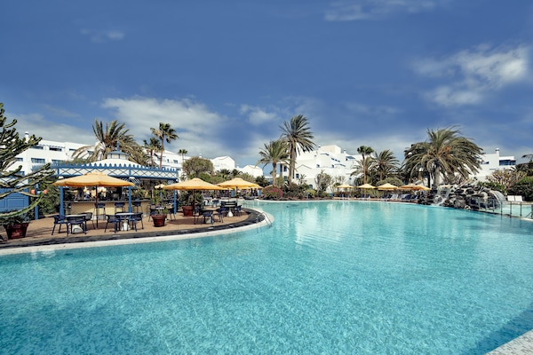 2 outdoor pools, pool umbrellas, sun loungers