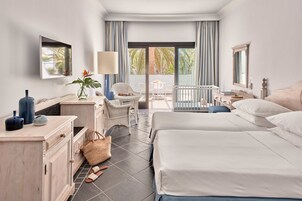 Minibar, escritorio, cortinas blackout y wifi gratis 