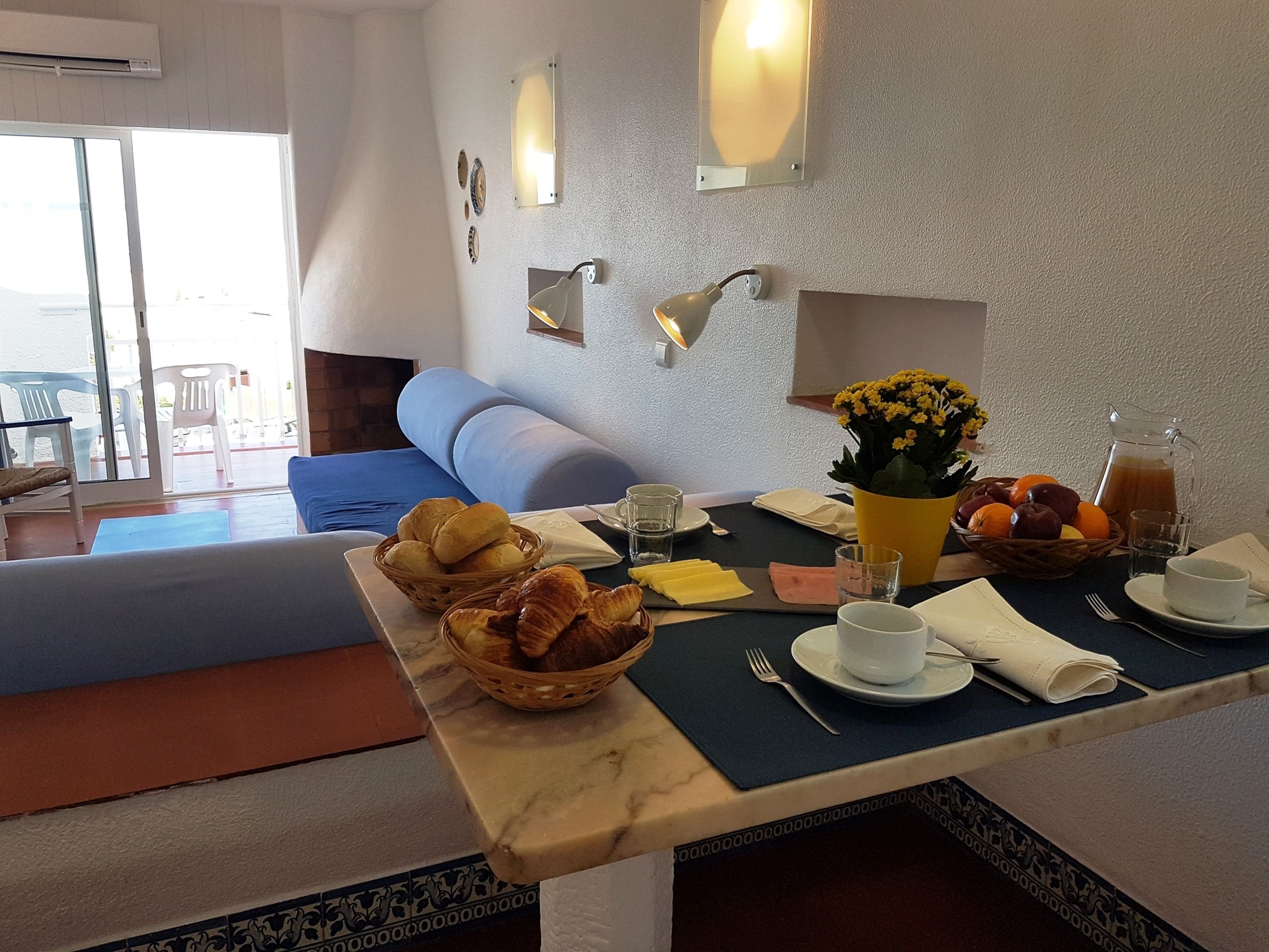 1 habitación y caja de seguridad en la habitación 