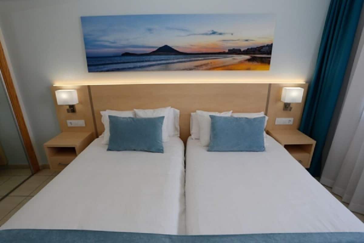Cribs (free), rollaway beds (surcharge), WiFi (free)