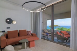 2 Bedroom Suite Sea view | Living room